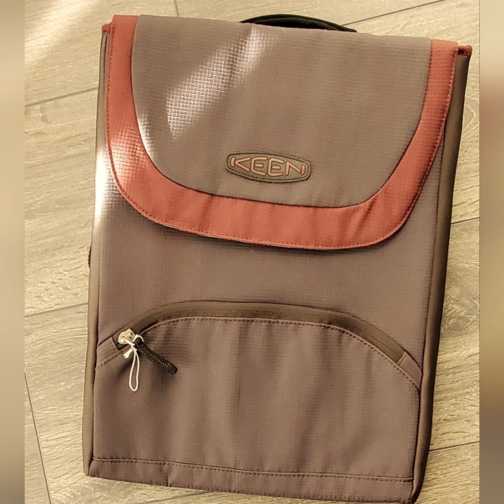 Keen Messenger/ Laptop/ Tablet Bag